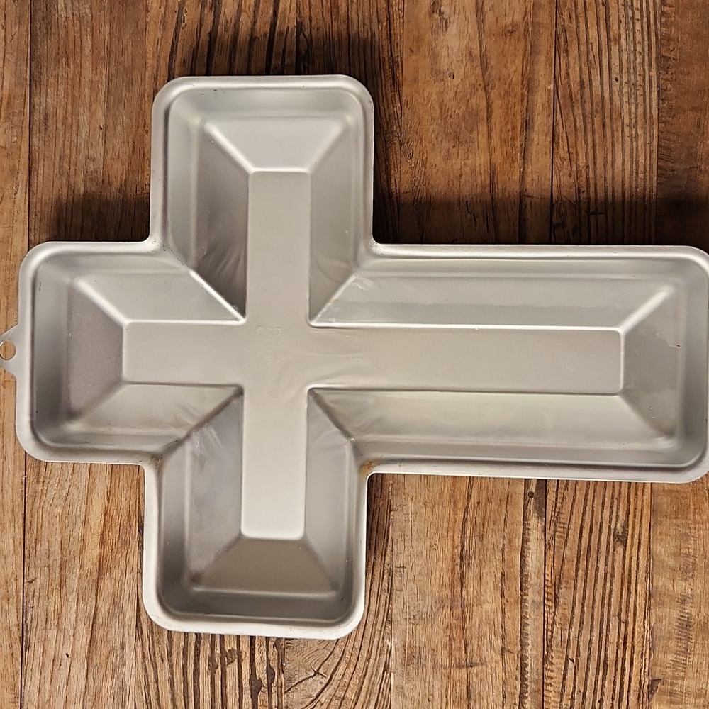 Wilton Cross Cake Pan
